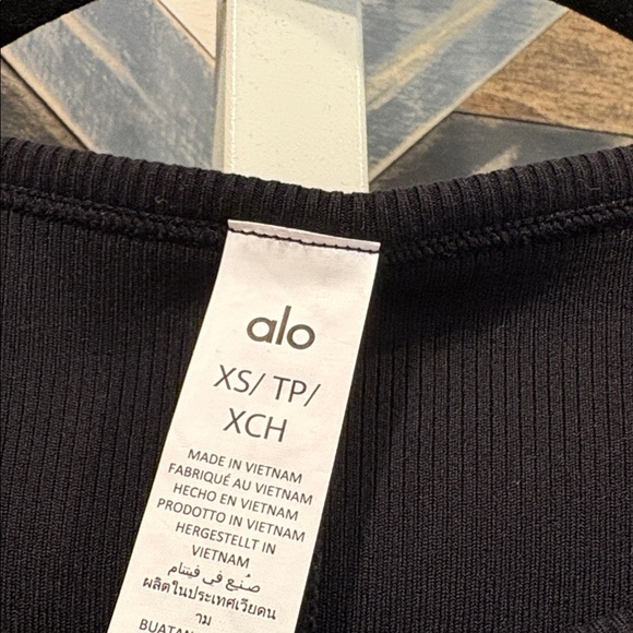 ALO Yoga Goddess Ribbed Short Sleeve Mini Dress in Black size XS EUC - Picture 3 of 7